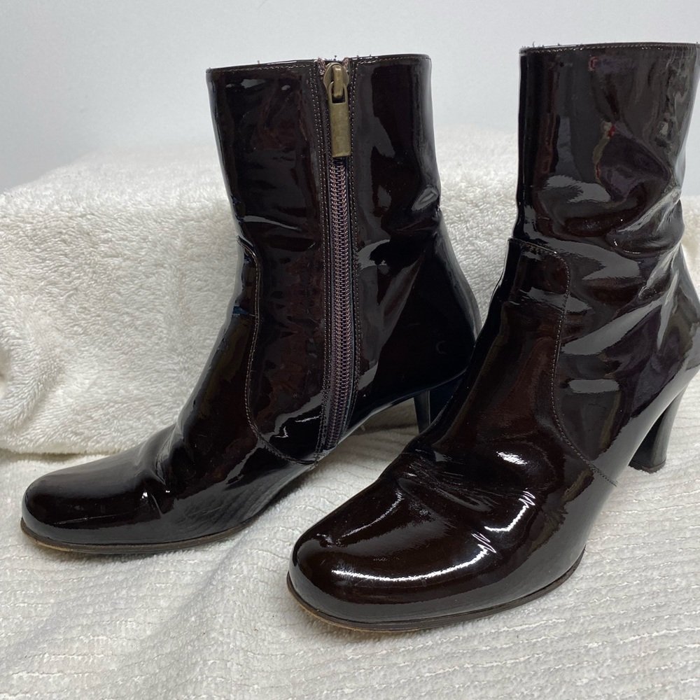 Taryn Rose patent leather heeled booties Sz EU 35 1/2; US Sz 6
